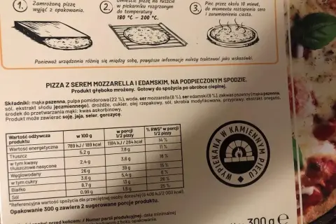 Masa netto pizzy 30 cm na cienkim cieście to 300 g. Idealna na szybki obiad.