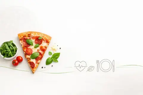 Kawałek pizzy z dodatkami i ikonki symbolizujące zdrowie i dietę. Czy pizza jest zdrowa? Zależy od składników!