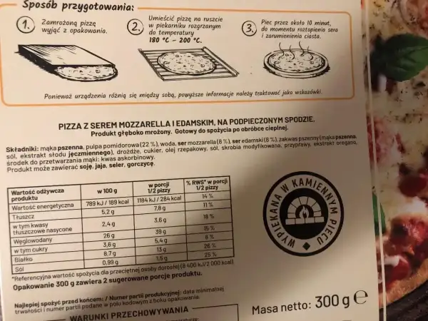 Masa netto pizzy 30 cm na cienkim cieście to 300 g. Idealna na szybki obiad.